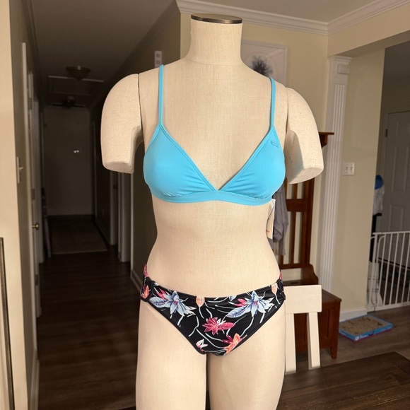 ROXY Bikini Top Small Blue “Bachelor Button” | Beach Classics Fixed Triangle - Picture 1 of 6